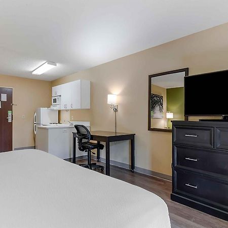 Baymont By Wyndham Auburn Hills South Hotel Exterior foto